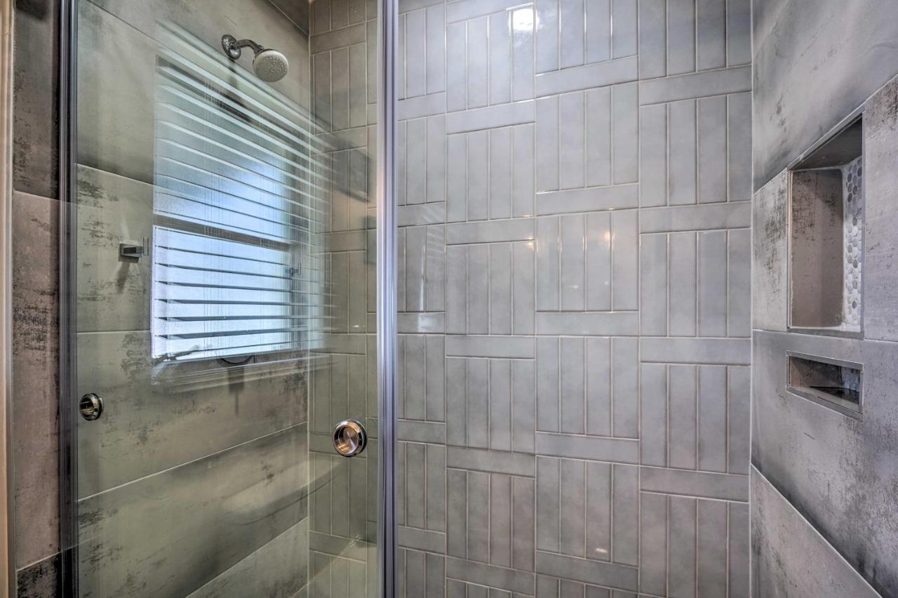 Naples Oasis With Screened Pool, Bike To Beach! Экстерьер фото